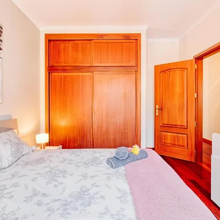 Διαμέρισμα Lovely 2 Bedroom Sea View Apartment