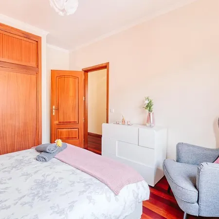 Lovely 2 Bedroom Sea View Apartment