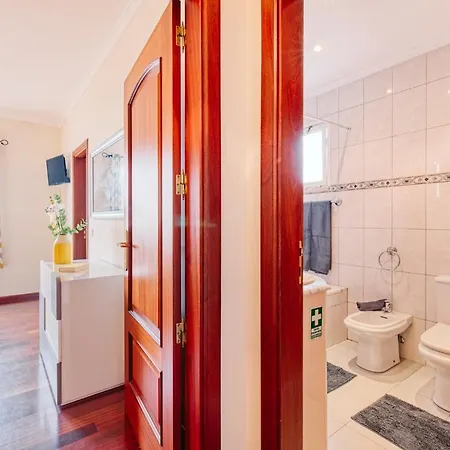 Lovely 2 Bedroom Sea View Apartment Διαμέρισμα