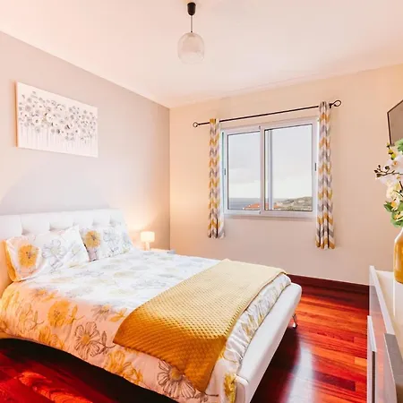 Lovely 2 Bedroom Sea View Apartment Διαμέρισμα