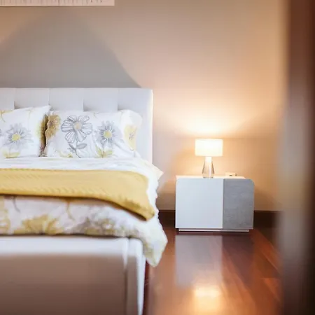 Lovely 2 Bedroom Sea View Apartment * Caniço