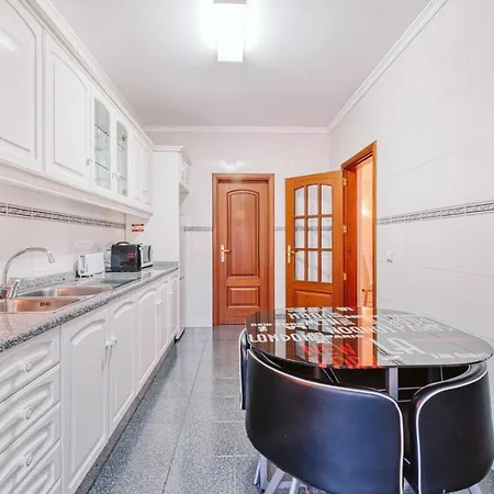 Διαμέρισμα Lovely 2 Bedroom Sea View Apartment *